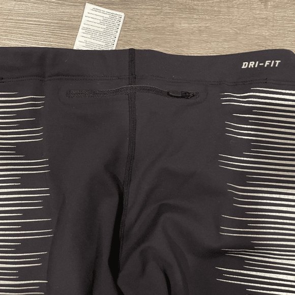 Women's Nike Dri Fit Reflective Leggings Size XS - Picture 6 of 7